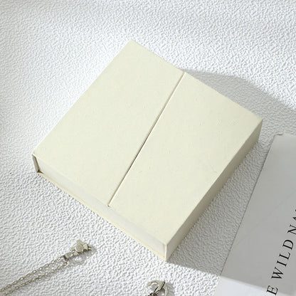 Caja Organizadora de Joyas Magnética Kuro - Papel Tierra 11.5x11.5x3.5cm Con Esponja