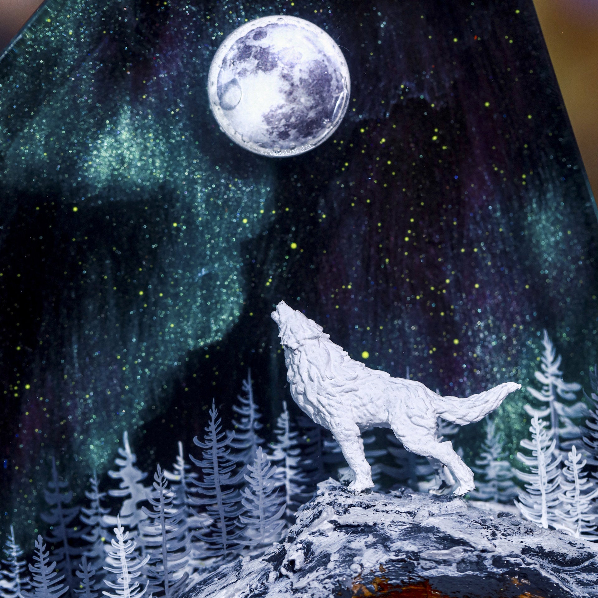 Lámpara Lobo Aurora de Resina Kuro - imagen 5