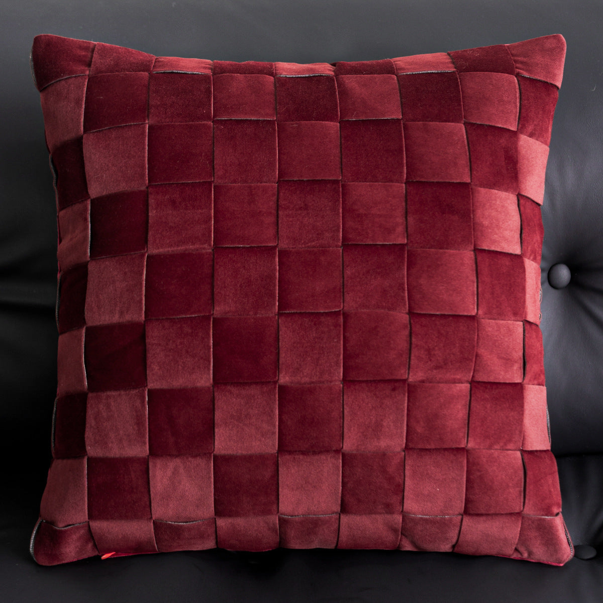 Cojín de Hojas de Helecho en Terciopelo Kuro - Vino Tinto 45 X45cm Sin Alma